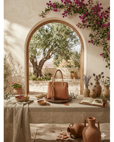 Bolso de Mano Valentino Trenzado - Elegancia y Lujo en Color Cuero